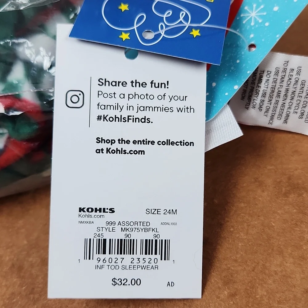 Disney Mickey Mouse One Piece Holiday Blanket Sleeper 24M - Picture 6 of 8